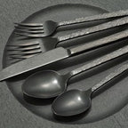KINGSTONE 20 Pcs Black Hammered Silverware Set for 4, 18/10 Stainless Steel Heavy Duty Flatware Set, Tableware Cutlery Utensil Sets for Home Restaurant Dishwasher Safe