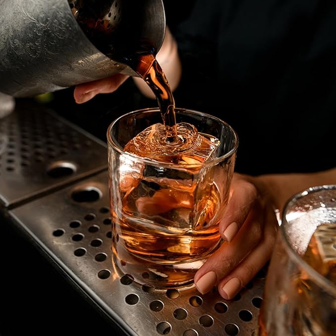 Samuelworld Premium Ice Tray Combo (16 Ice Cube/6 Ice Ball), New Upgraded Large Ice Sphere Maker Ice Cube Trays, Spill-Free Integrated Funnels, Whiskey Bourbon Cocktails Ice mold, Black(With Ice Bags)
