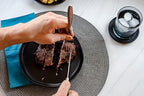 DURA LIVING Premium 8-Piece Steak Knife Set – Sharp Serrated Blades, Forged High Carbon Stainless Steel, Full Tang, Ergonomic Handle, Royal Blue – Ideal for Dining & Entertaining